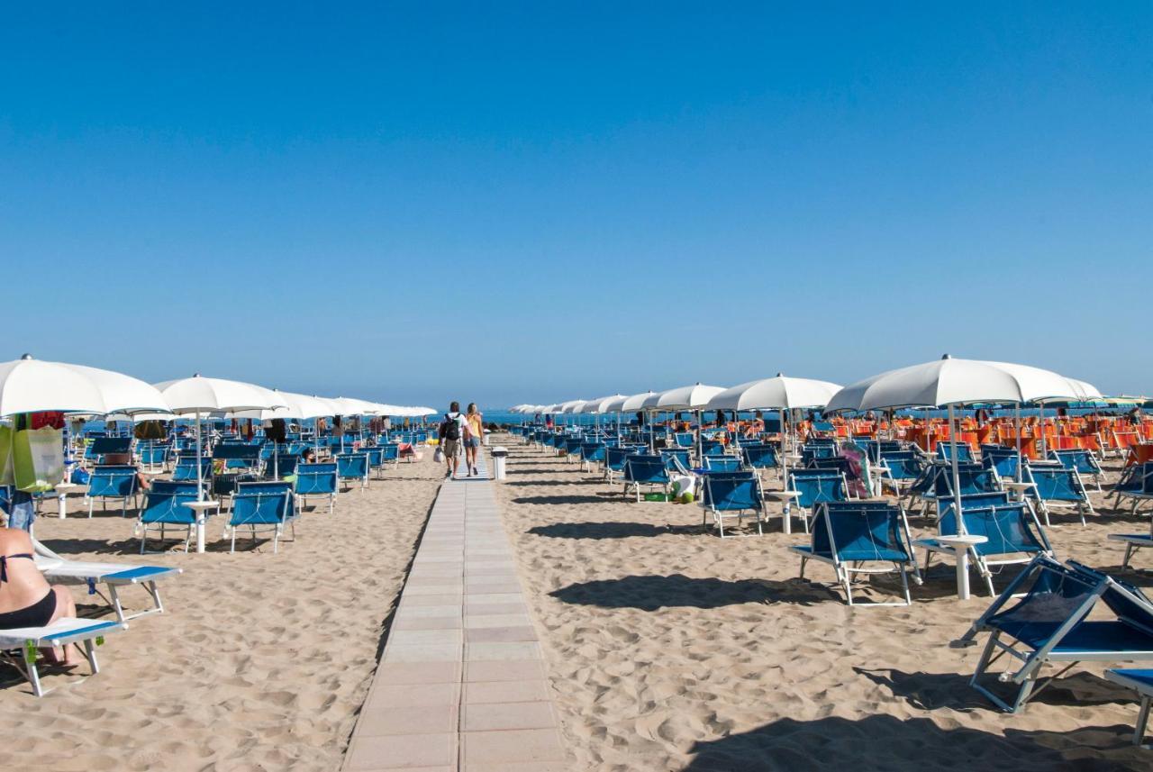 Hotel Prestige Католика Екстериор снимка