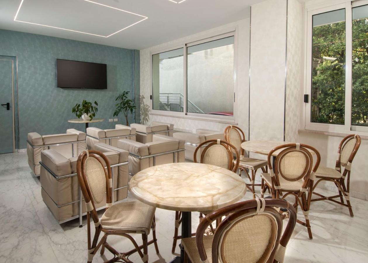 Hotel Prestige Католика Екстериор снимка