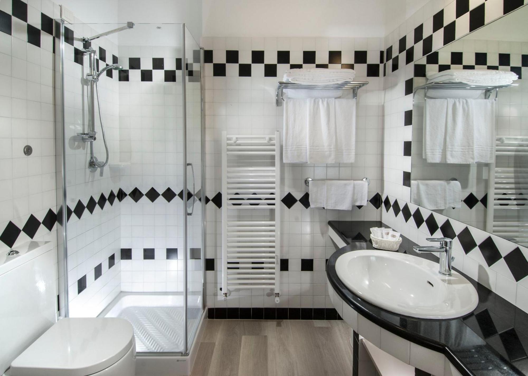 Hotel Prestige Католика Екстериор снимка