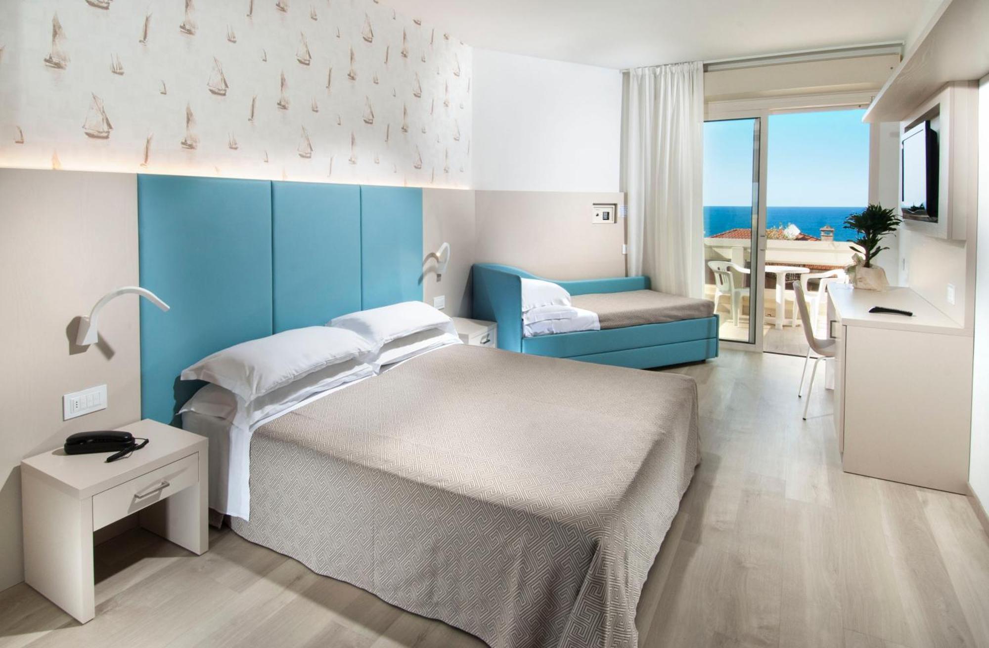 Hotel Prestige Католика Екстериор снимка