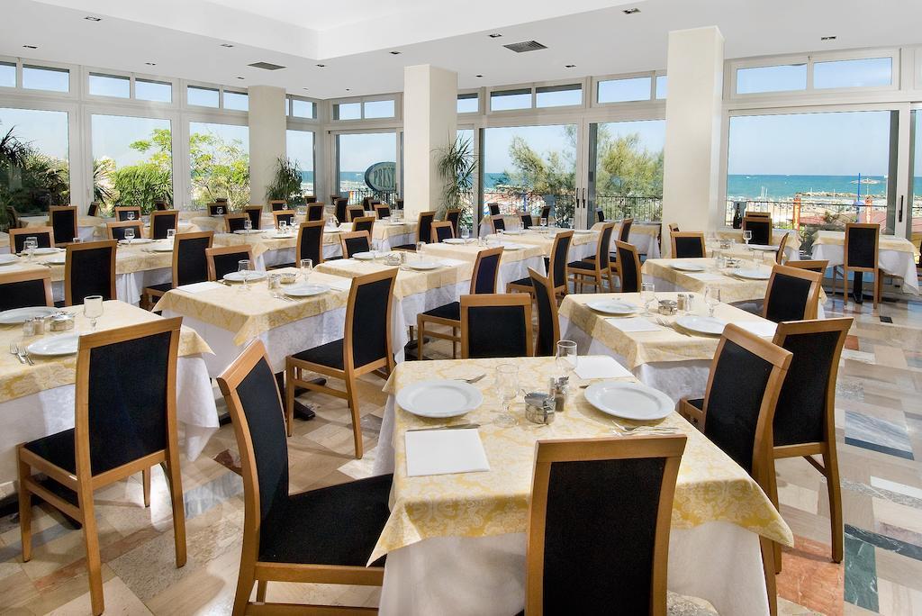 Hotel Prestige Католика Екстериор снимка