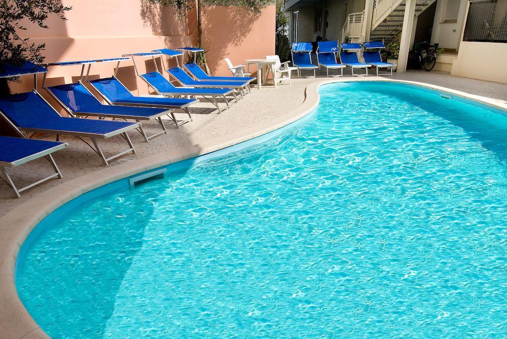 Hotel Prestige Католика Екстериор снимка