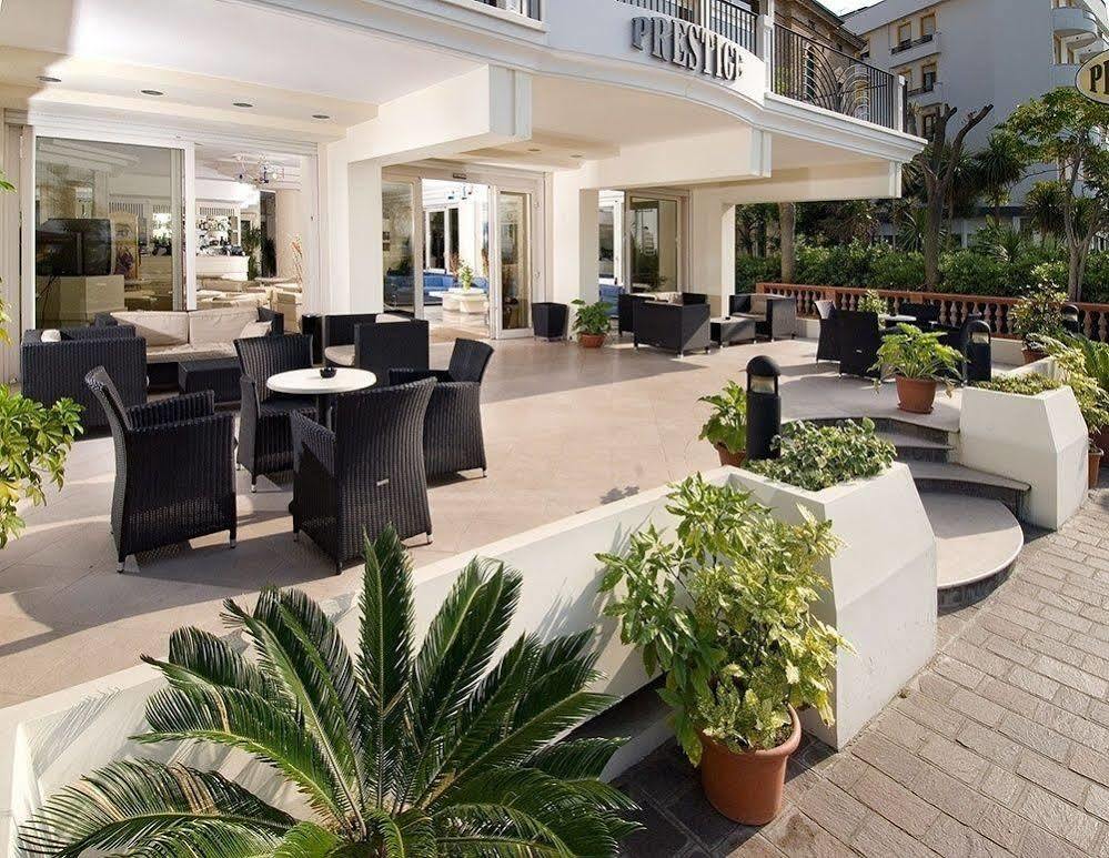Hotel Prestige Католика Екстериор снимка