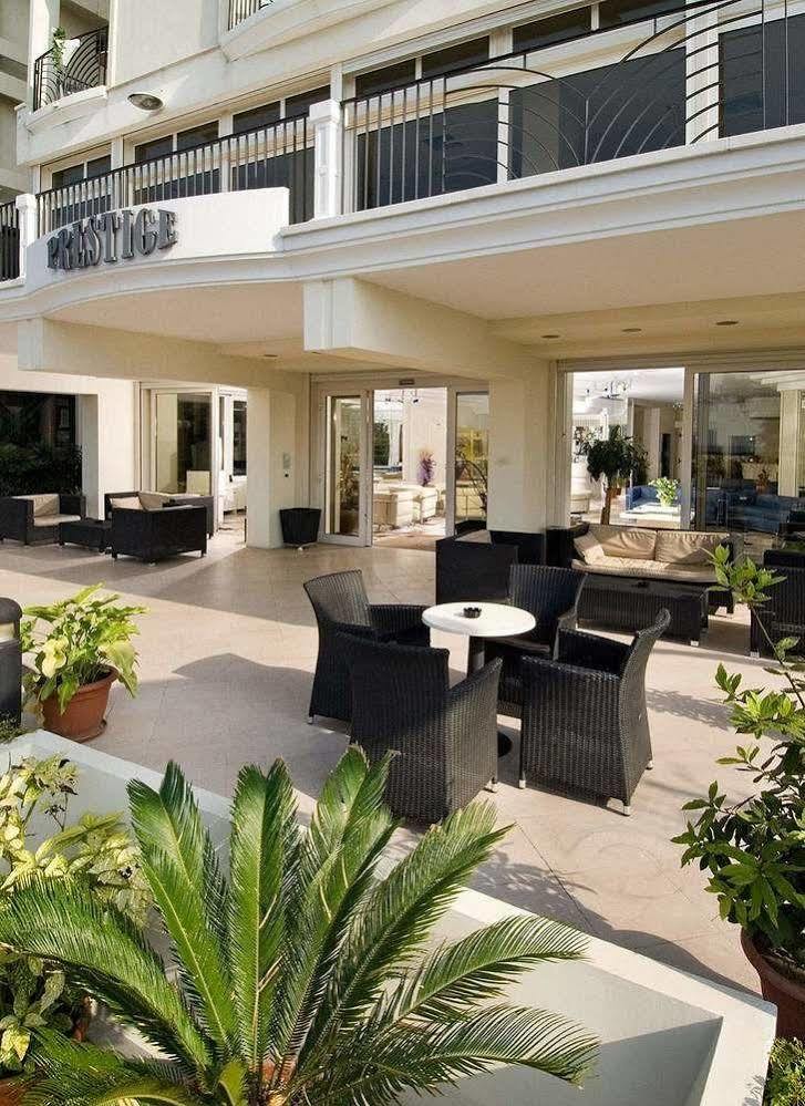 Hotel Prestige Католика Екстериор снимка